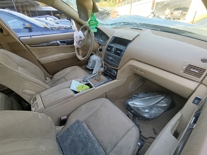 Mercedes-Benz C 200 Kompresor , снимка 5 - Автомобили и джипове - 52846736