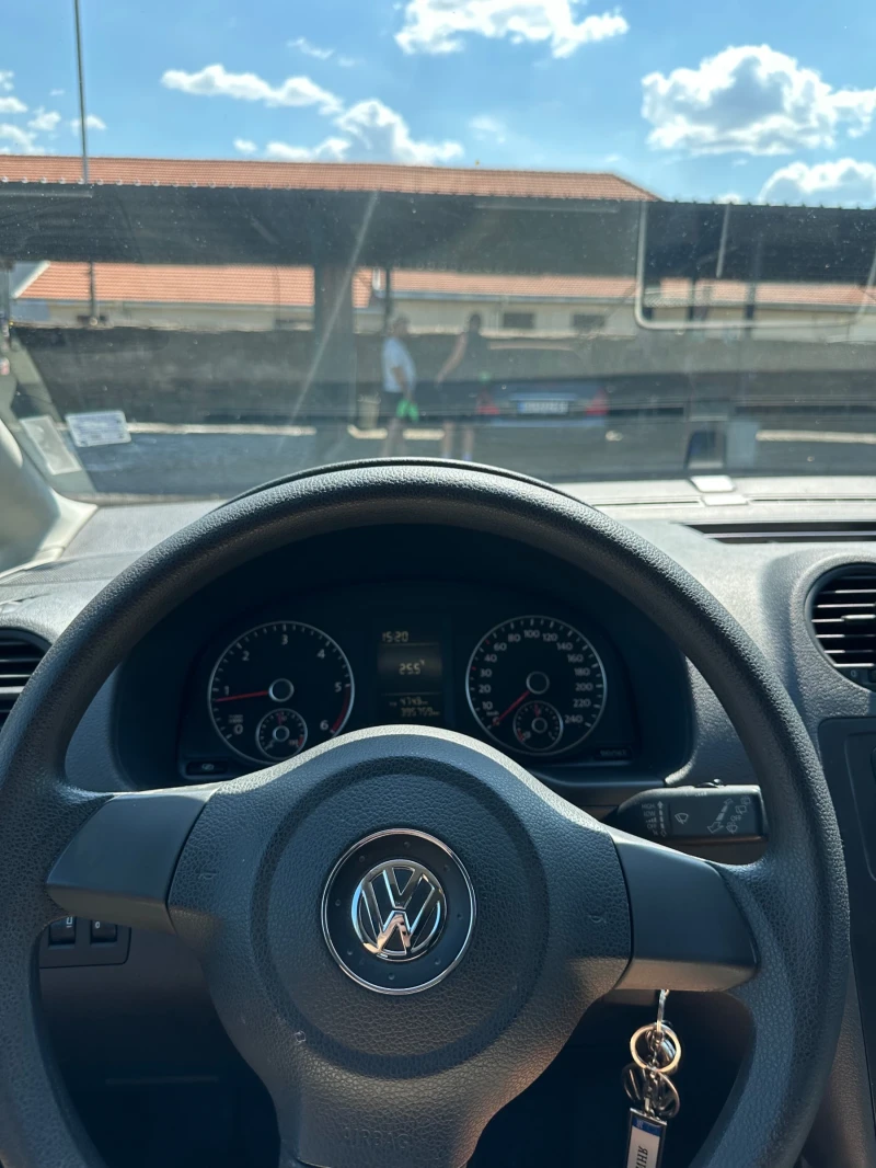 VW Caddy, снимка 11 - Автомобили и джипове - 52369103