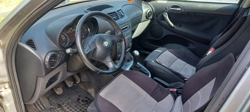 Alfa Romeo 147, снимка 8 - Автомобили и джипове - 52778068