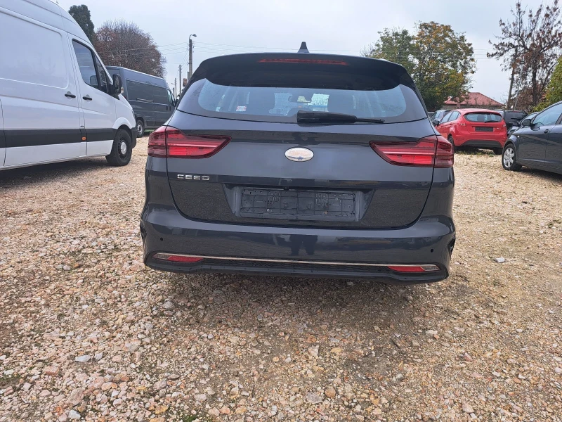 Kia Ceed 1.6, нави.камера, снимка 5 - Автомобили и джипове - 52332273