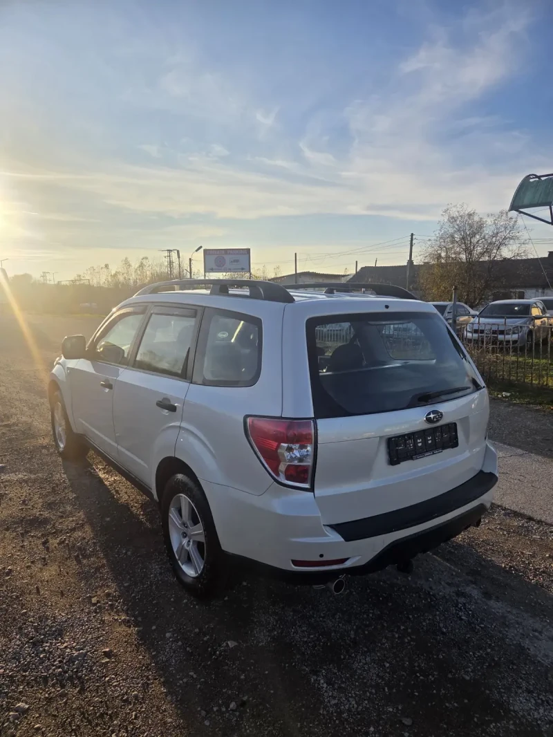 Subaru Forester 2.0, снимка 4 - Автомобили и джипове - 52526649