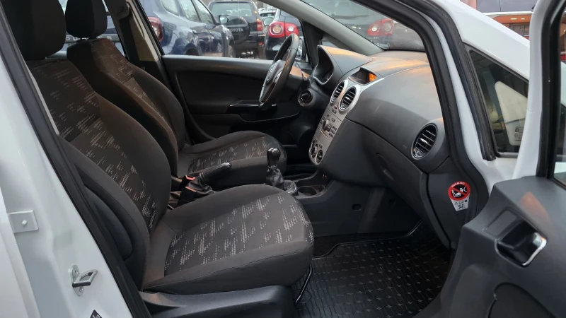 Opel Corsa 1.3CDTI, снимка 8 - Автомобили и джипове - 52728135