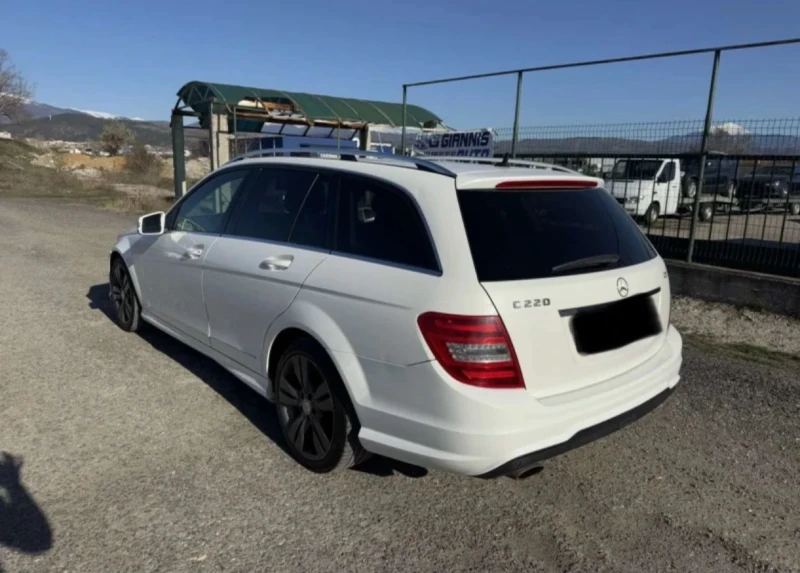 Mercedes-Benz C 220, снимка 4 - Автомобили и джипове - 52832225