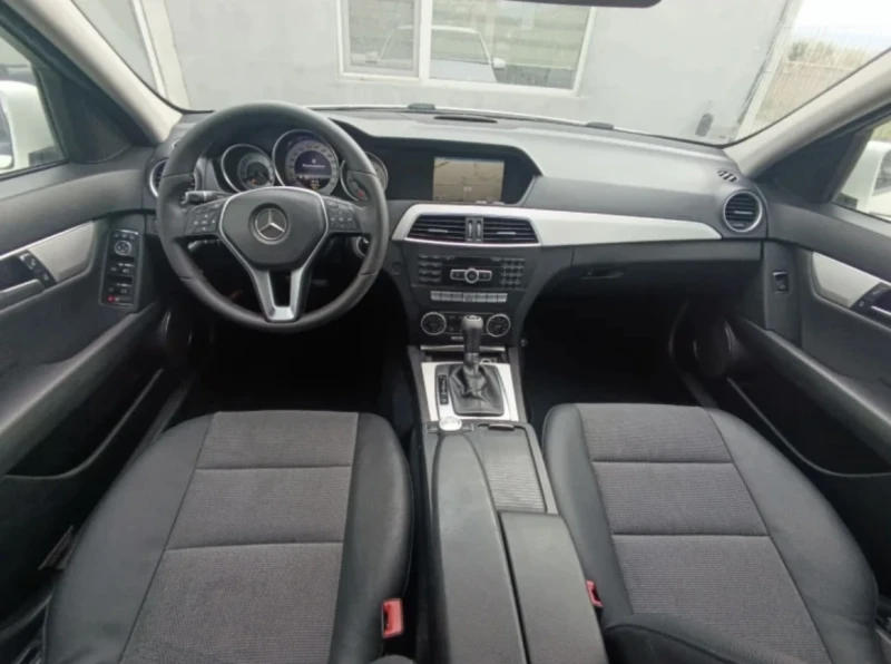 Mercedes-Benz C 220, снимка 10 - Автомобили и джипове - 52832225