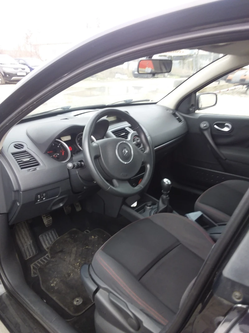 Renault Megane 1.5 , снимка 8 - Автомобили и джипове - 52924715