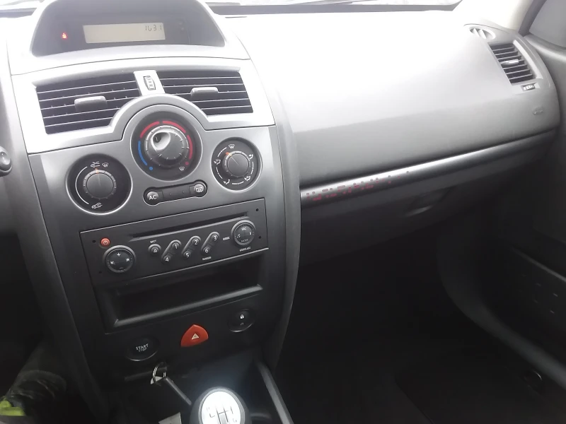 Renault Megane 1.5 , снимка 11 - Автомобили и джипове - 52924715