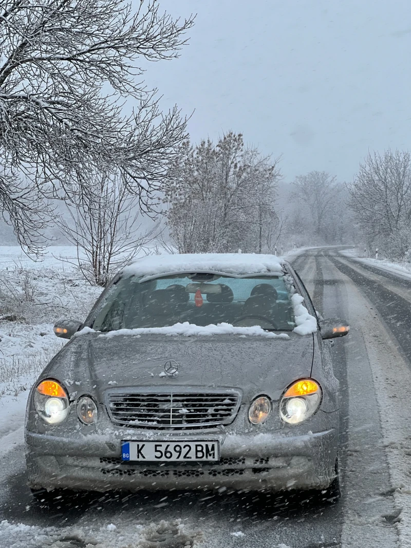 Mercedes-Benz E 220, снимка 3 - Автомобили и джипове - 53273022