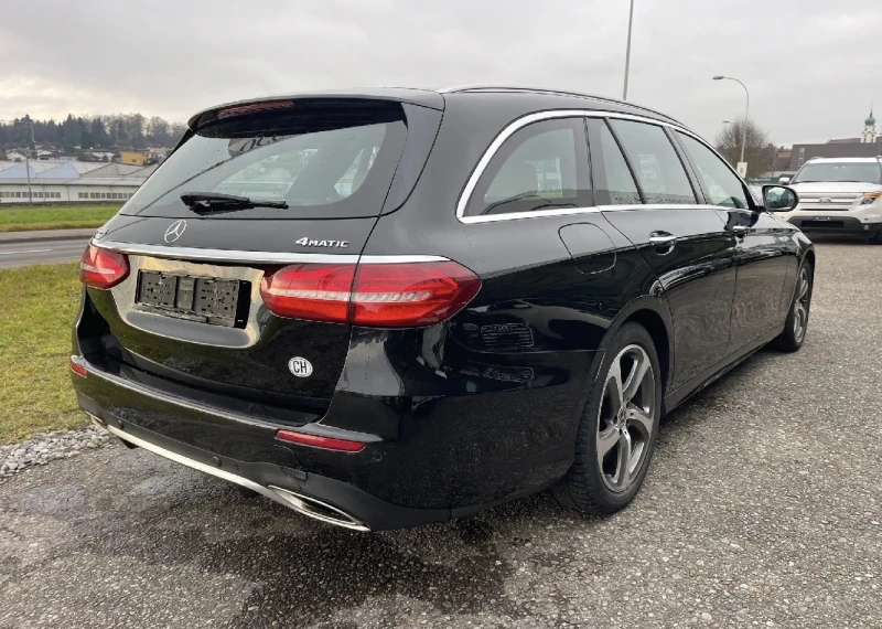 Mercedes-Benz E 400 AMG Line 4 Matic 9G-Tronic, снимка 5 - Автомобили и джипове - 53292150