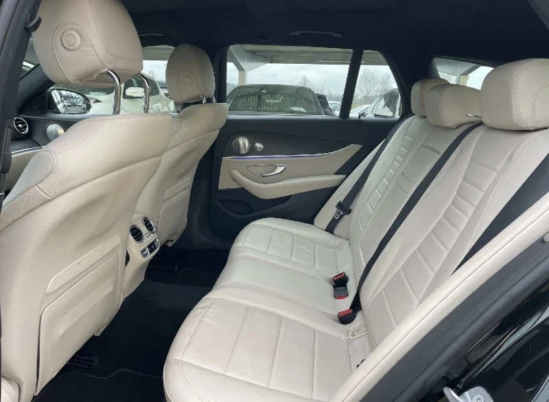 Mercedes-Benz E 400 AMG Line 4 Matic 9G-Tronic, снимка 12 - Автомобили и джипове - 53292150
