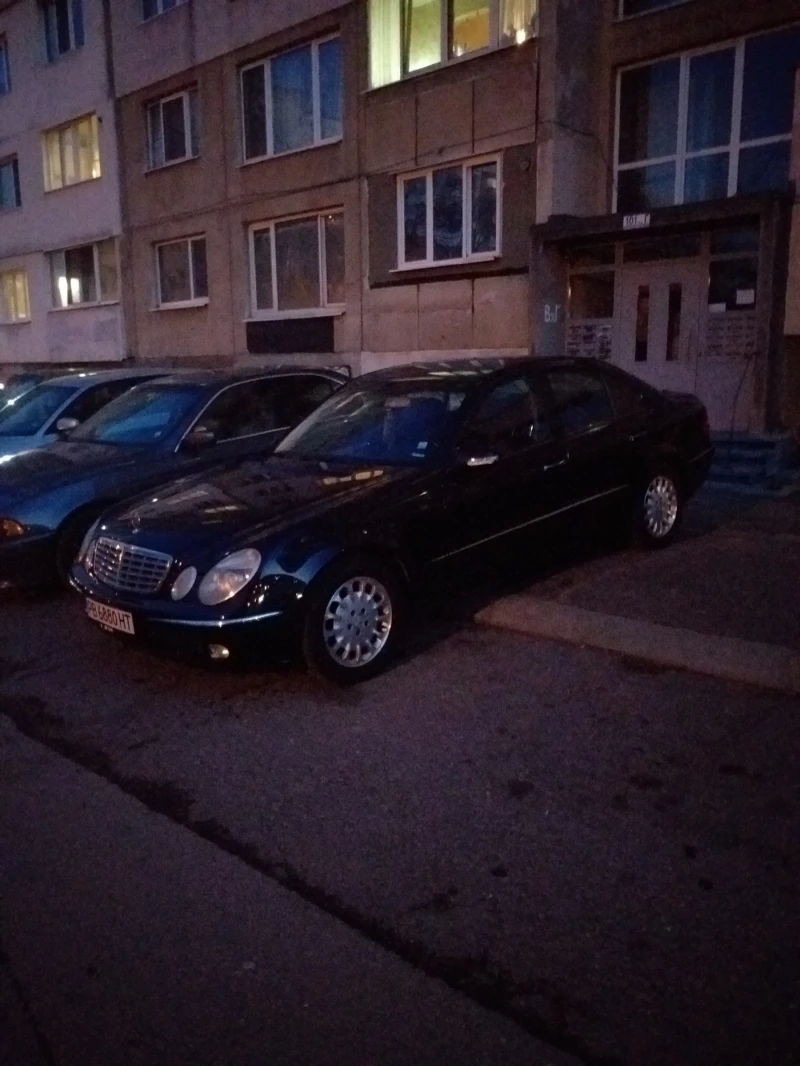 Mercedes-Benz E 240, снимка 3 - Автомобили и джипове - 53416537