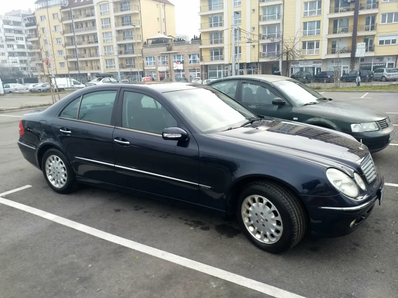 Mercedes-Benz E 240, снимка 8 - Автомобили и джипове - 53416537