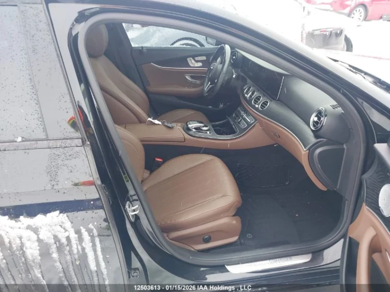 Mercedes-Benz E 300 4MATIC, снимка 5 - Автомобили и джипове - 53577496