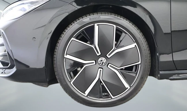 VW Passat Variant 2.0 TDI 4Motion = R-Line = Гаранция - изображение 5