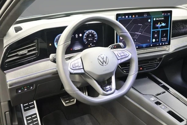 VW Passat Variant 2.0 TDI 4Motion = R-Line = Гаранция - изображение 7