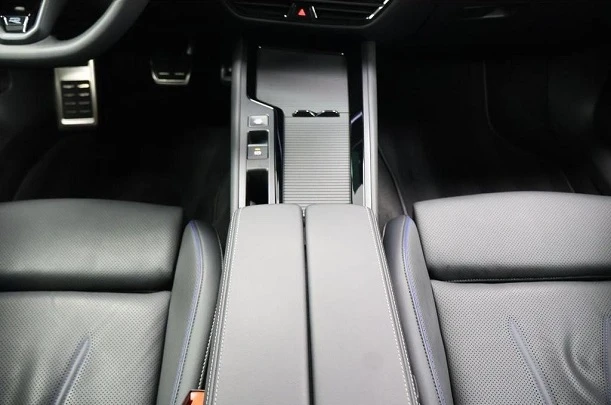 VW Passat Variant 2.0 TDI 4Motion = R-Line = Гаранция - изображение 10