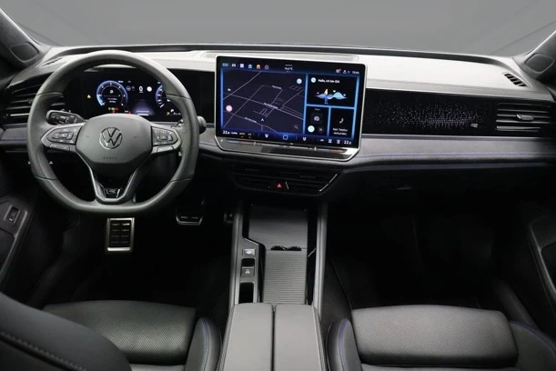 VW Passat Variant 2.0 TDI 4Motion = R-Line = Гаранция - изображение 8