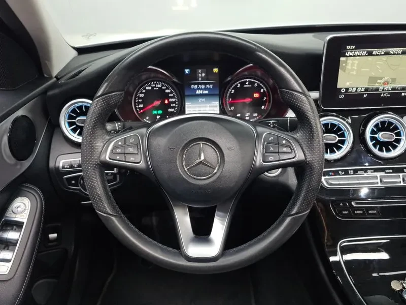 Mercedes-Benz C 200 САМО 30% АВАНС, снимка 13 - Автомобили и джипове - 56251404