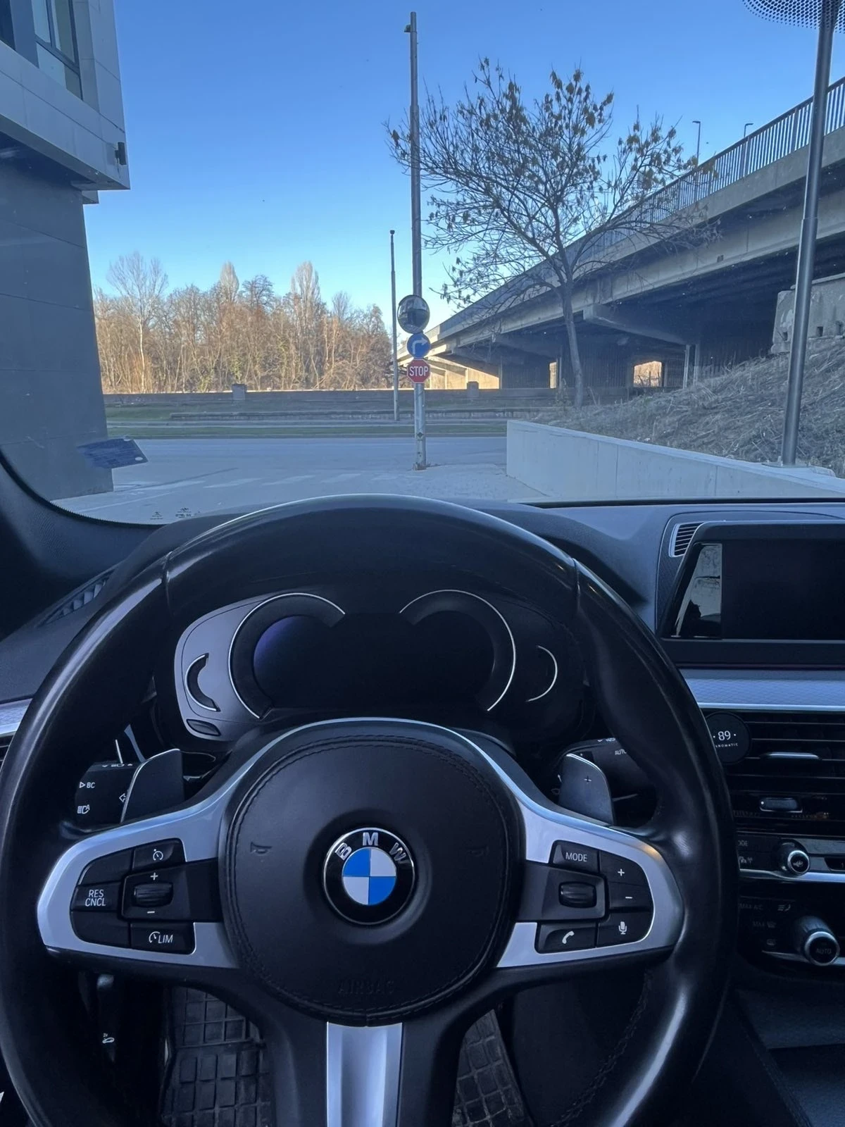 BMW 530E  - изображение 5