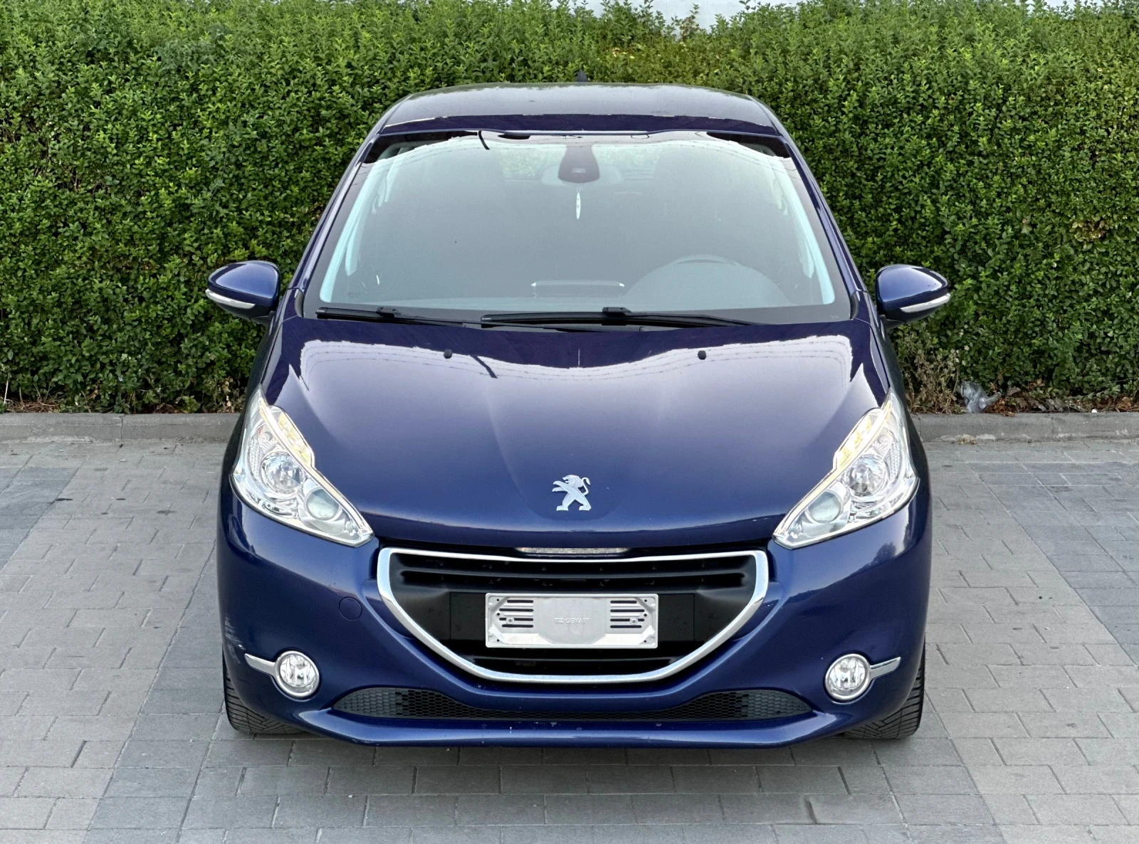 Peugeot 208 РЕАЛНИ 112 000КМ! ALLURE, FULL, TOP!!! - изображение 5