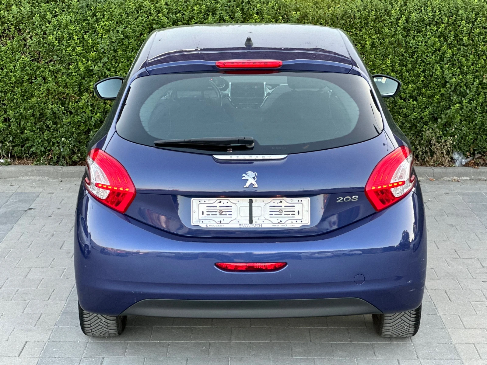 Peugeot 208 РЕАЛНИ 112 000КМ! ALLURE, FULL, TOP!!! - изображение 6