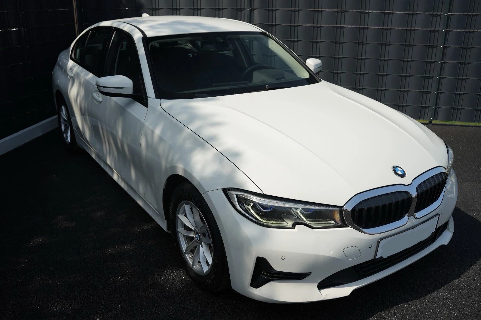 BMW 320 D / Лазер / 1-собственик  - изображение 2