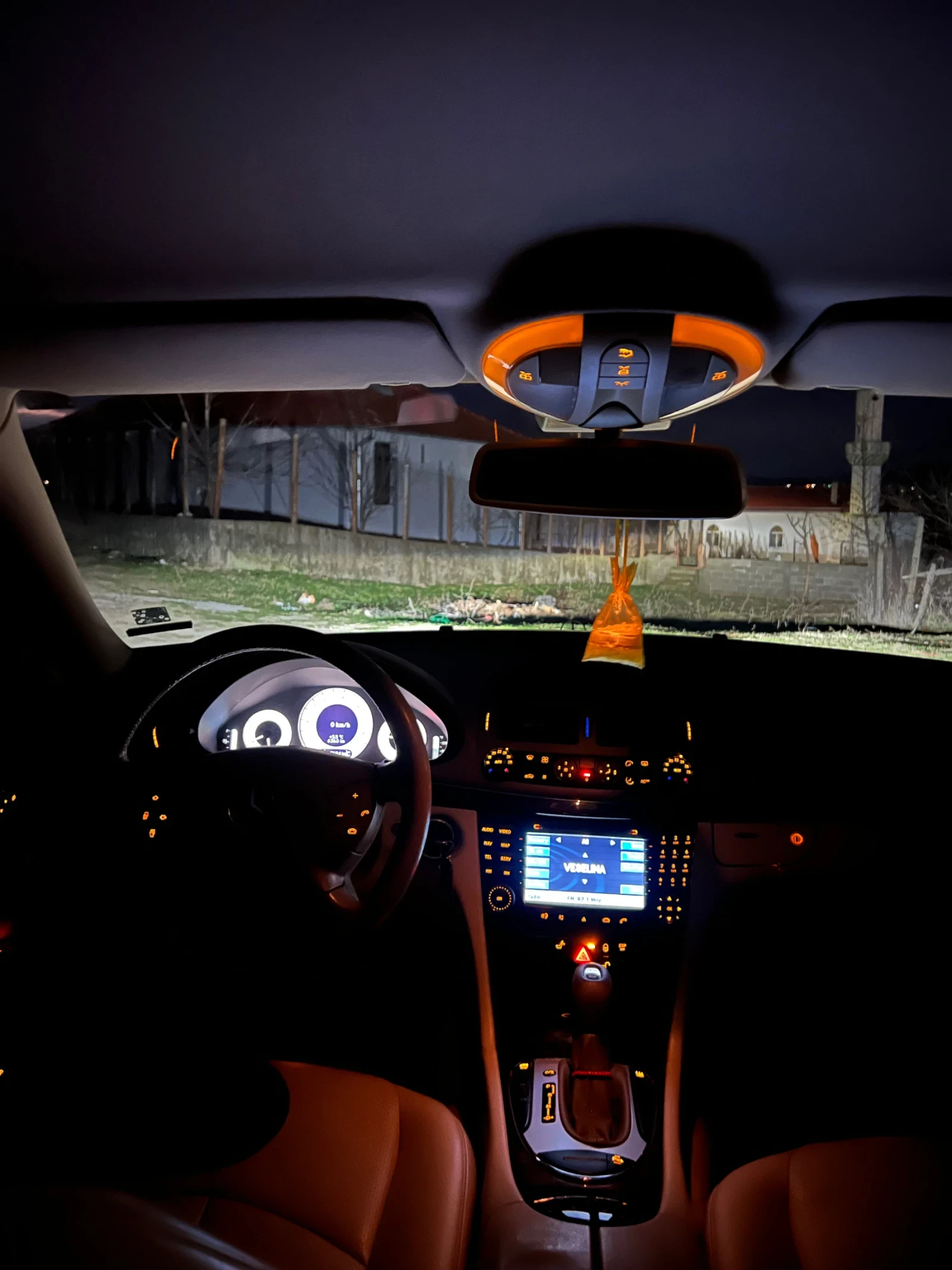 Mercedes-Benz E 220  - изображение 4