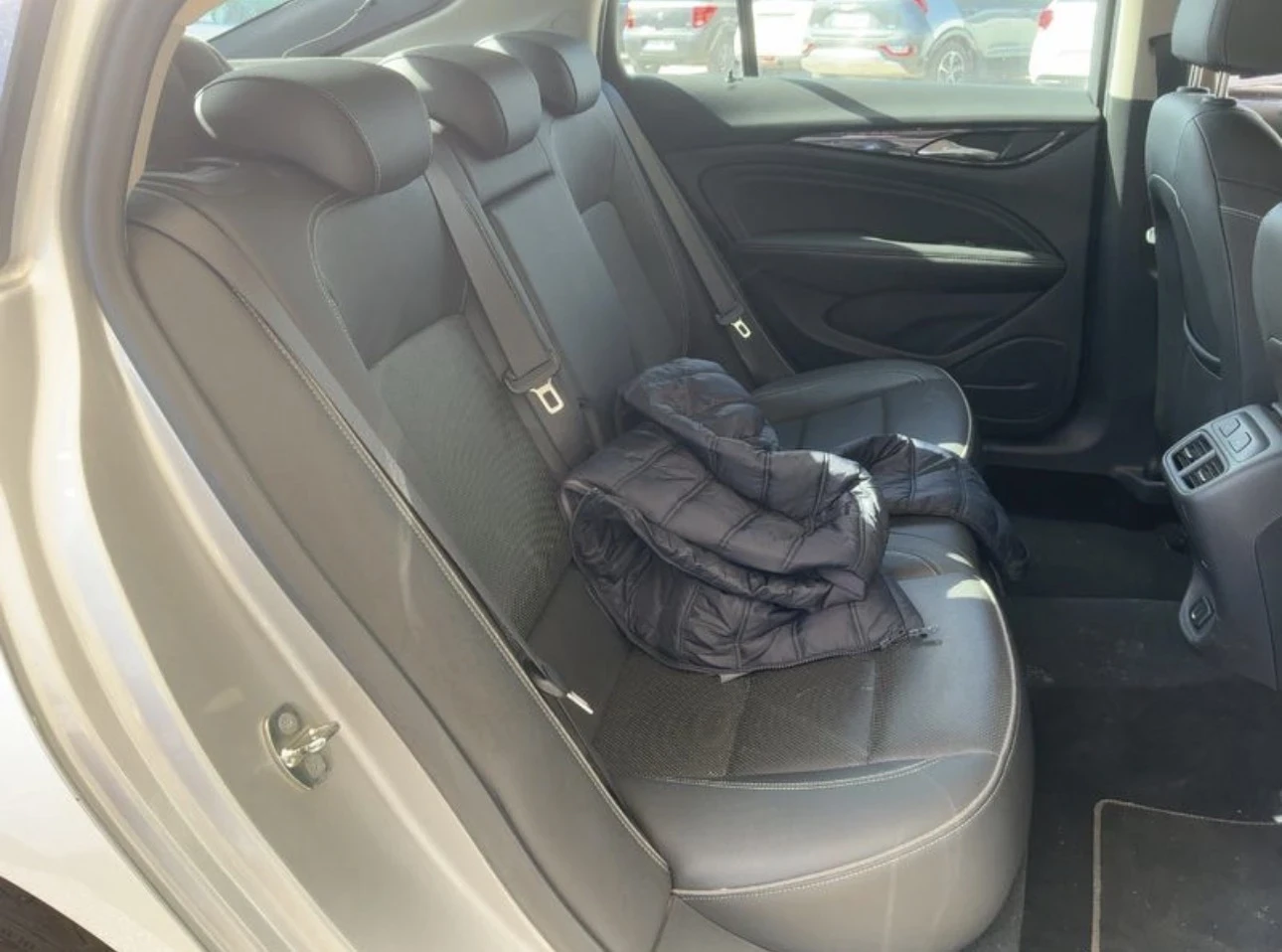 Opel Insignia 2.0 CDTI Innovation | Grand Sport | Кожа | Navi, снимка 5 - Автомобили и джипове - 53893010