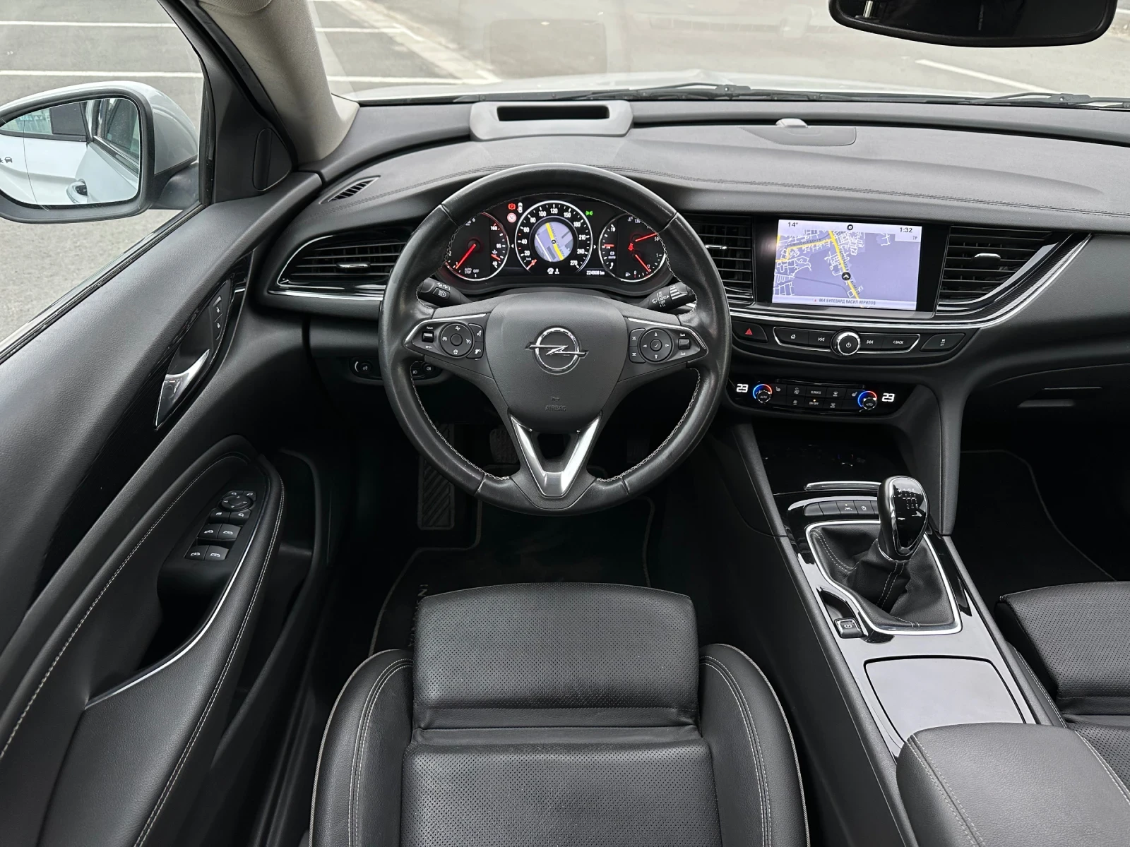 Opel Insignia 2.0 CDTI Innovation| Matrix| GrSport| Кожа| Digita, снимка 16 - Автомобили и джипове - 53893010