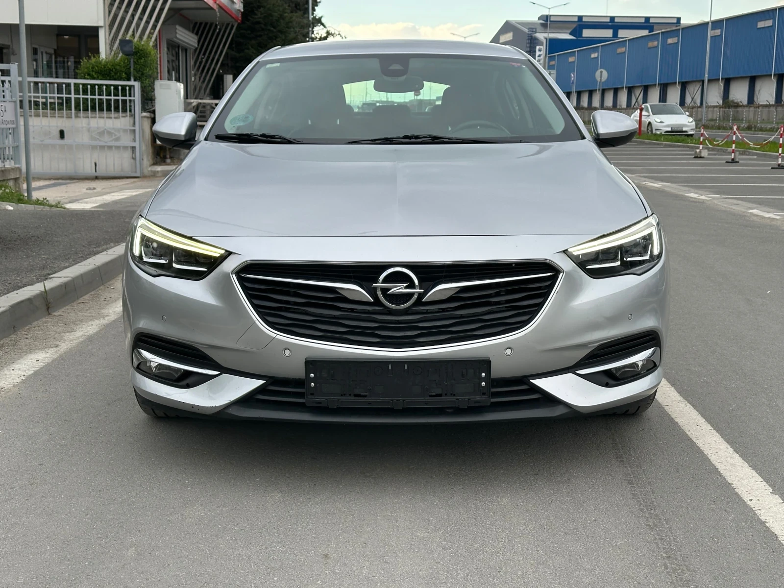 Opel Insignia 2.0 CDTI Innovation| Matrix| GrSport| Кожа| Digita, снимка 2 - Автомобили и джипове - 53893010