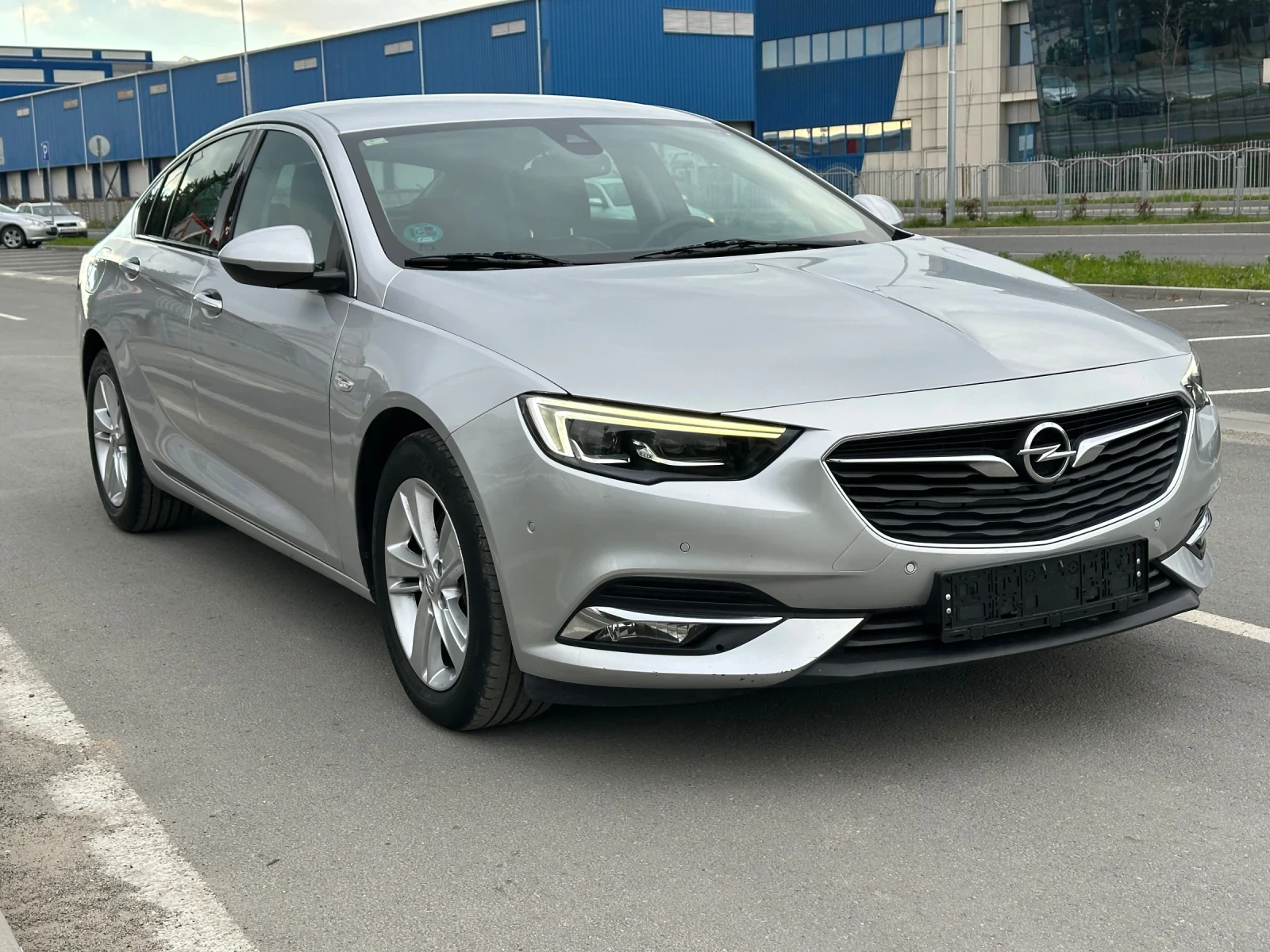 Opel Insignia 2.0 CDTI Innovation| Matrix| GrSport| Кожа| Digita, снимка 3 - Автомобили и джипове - 53893010