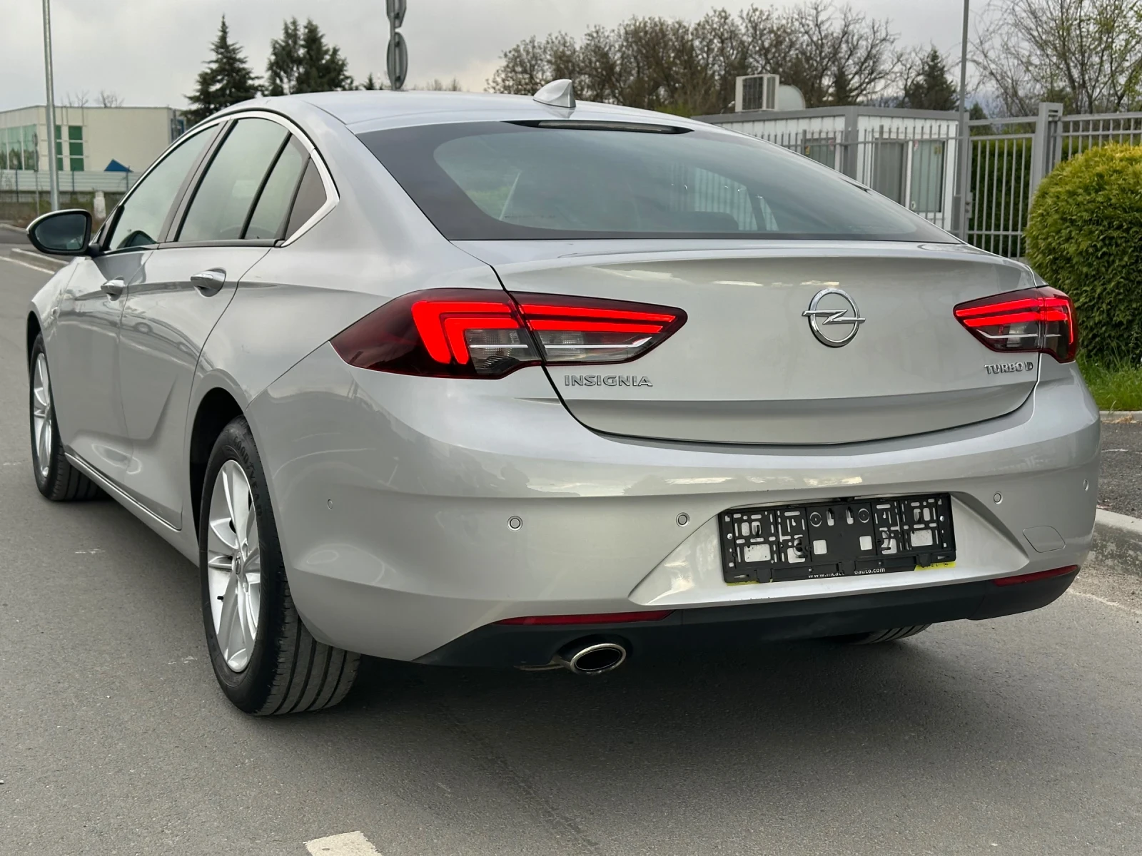 Opel Insignia 2.0 CDTI Innovation| Matrix| GrSport| Кожа| Digita, снимка 4 - Автомобили и джипове - 53893010