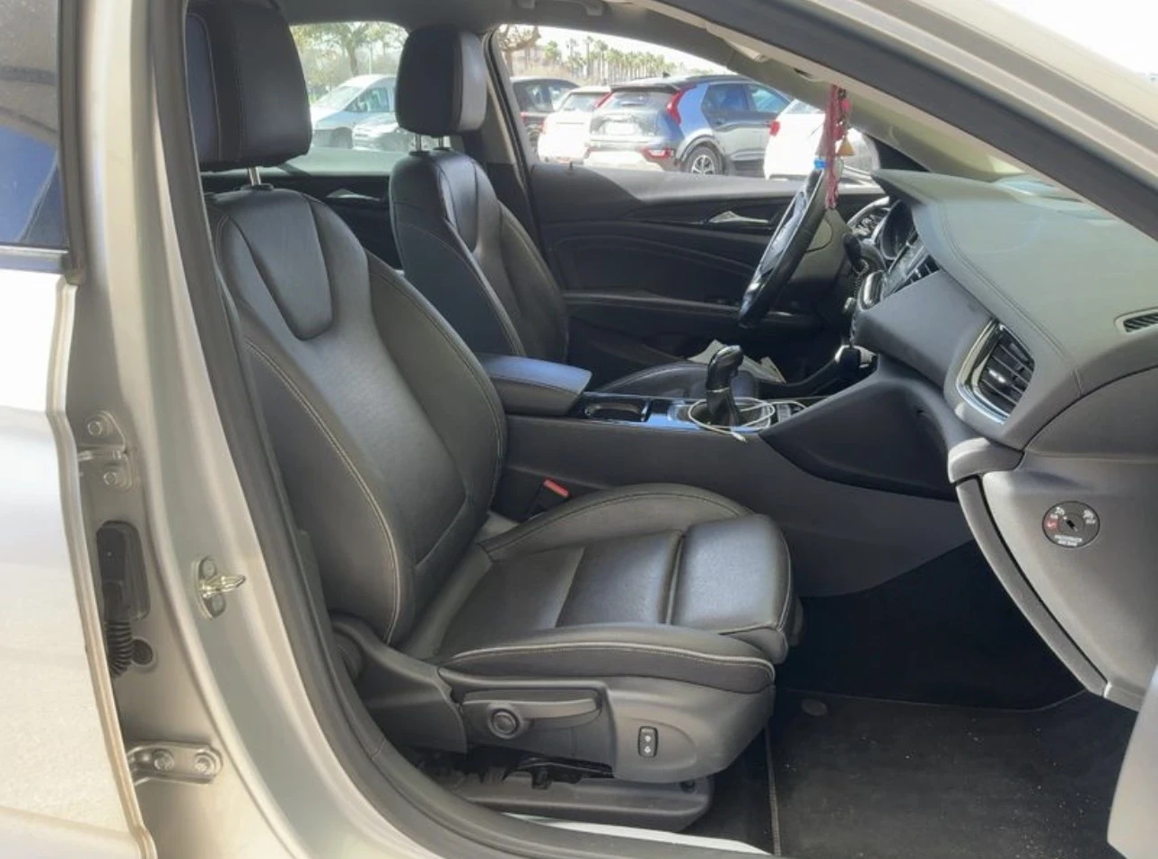 Opel Insignia 2.0 CDTI Innovation | Grand Sport | Кожа | Navi, снимка 4 - Автомобили и джипове - 53893010