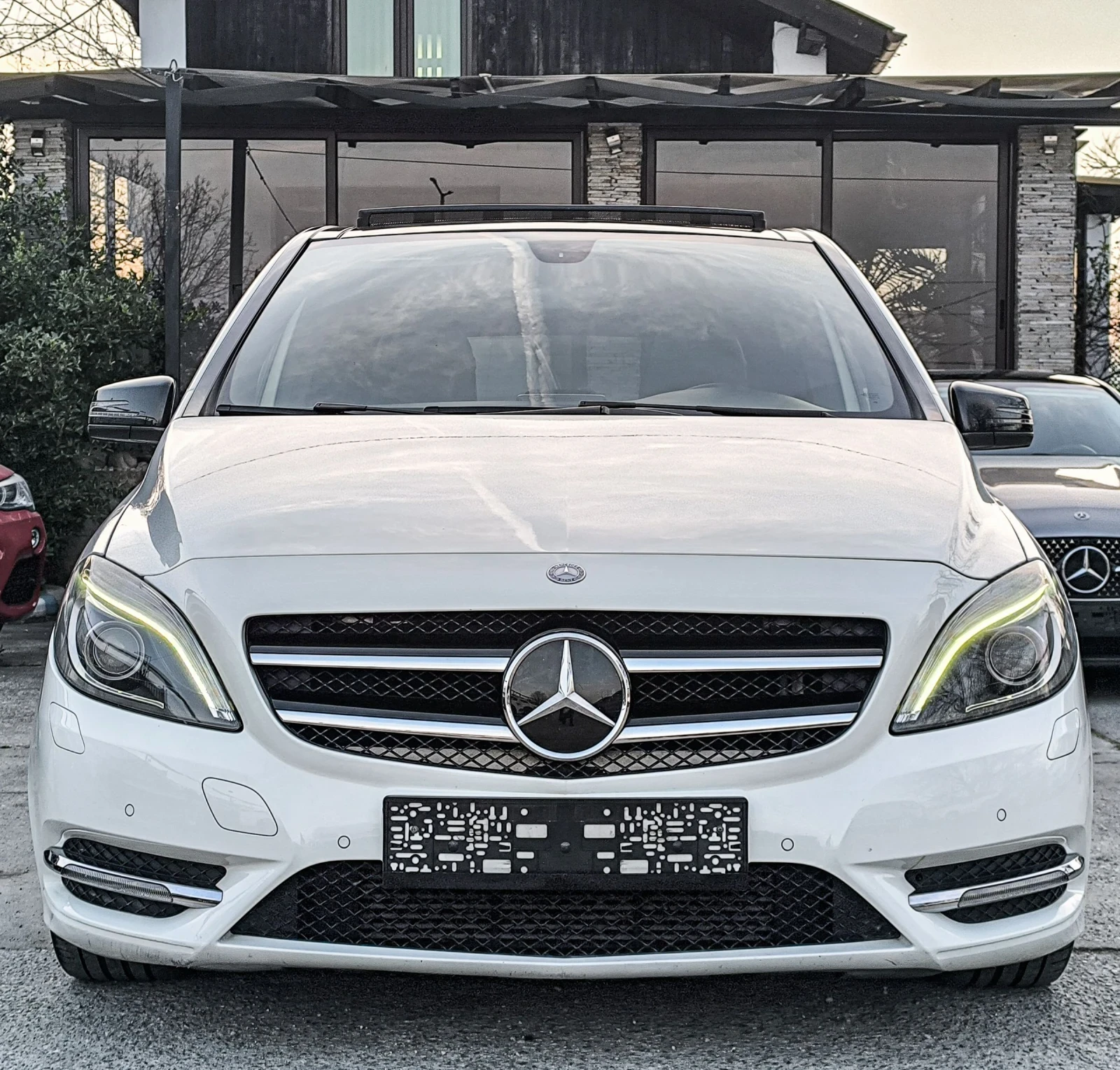 Mercedes-Benz B 180 2.2CDI SPORT КОЖА ПОАНОРАМ КАМЕРА , снимка 2 - Автомобили и джипове - 53989922