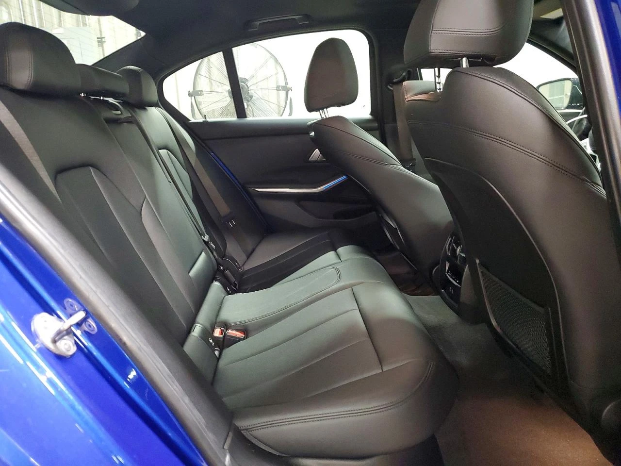 BMW 330 2l Xi, снимка 10 - Автомобили и джипове - 54138862