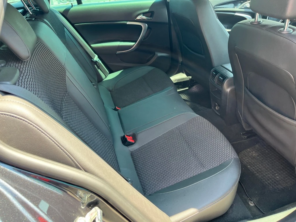 Opel Insignia 2.0 Diesel , снимка 8 - Автомобили и джипове - 54143299