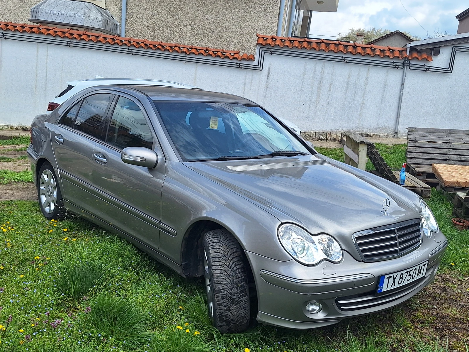 Mercedes-Benz C 200 1.8 Kompressor, снимка 2 - Автомобили и джипове - 54157336