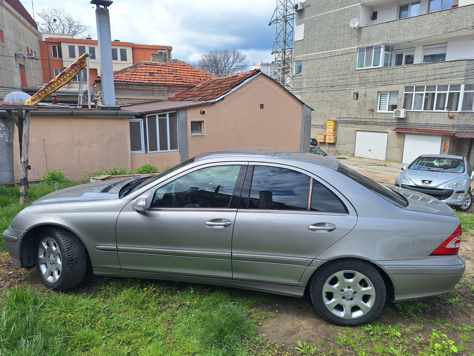 Mercedes-Benz C 200 1.8 Kompressor, снимка 7 - Автомобили и джипове - 54157336