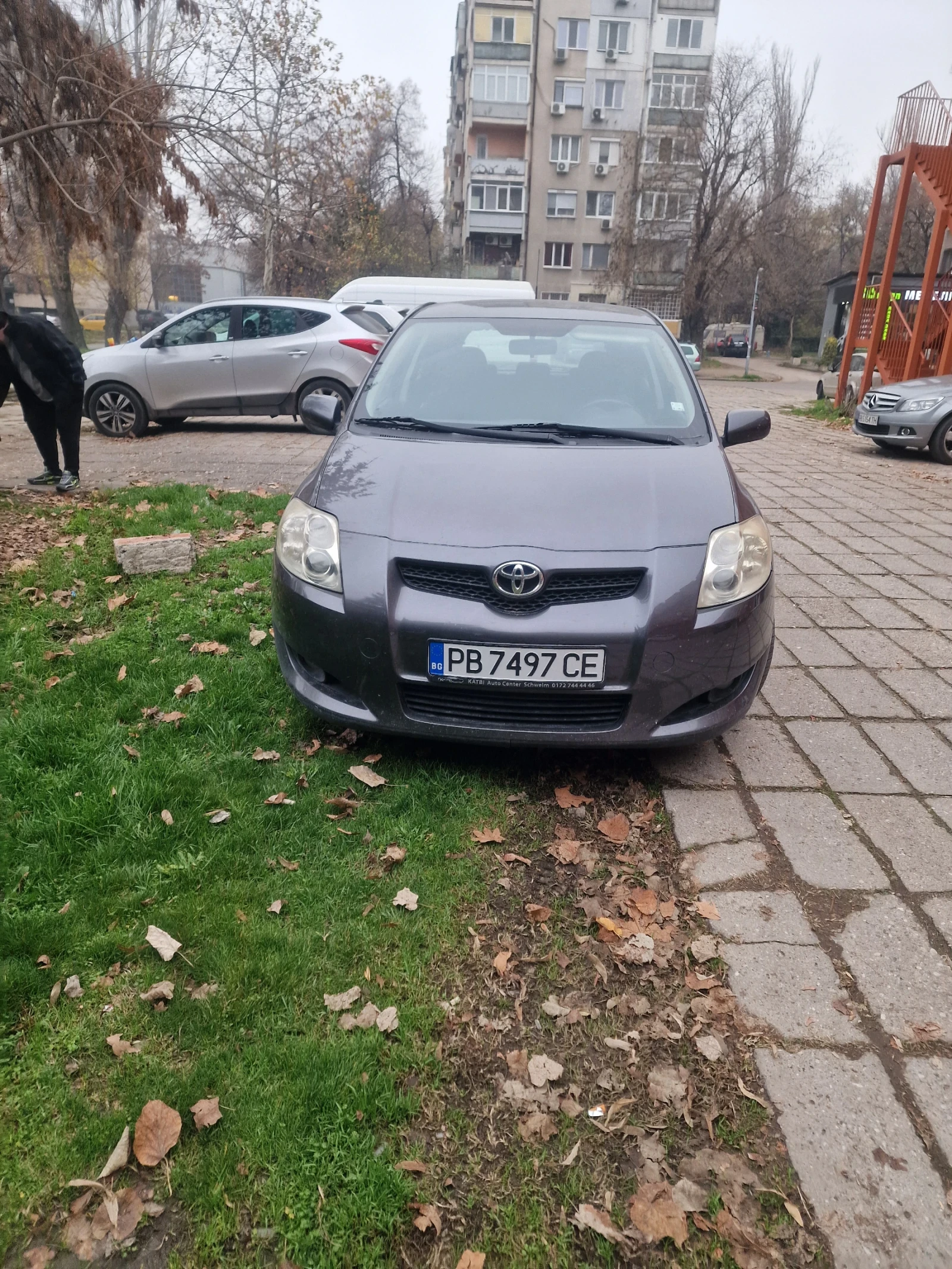 Toyota Auris 2, 0 126кс, снимка 2 - Автомобили и джипове - 54258726