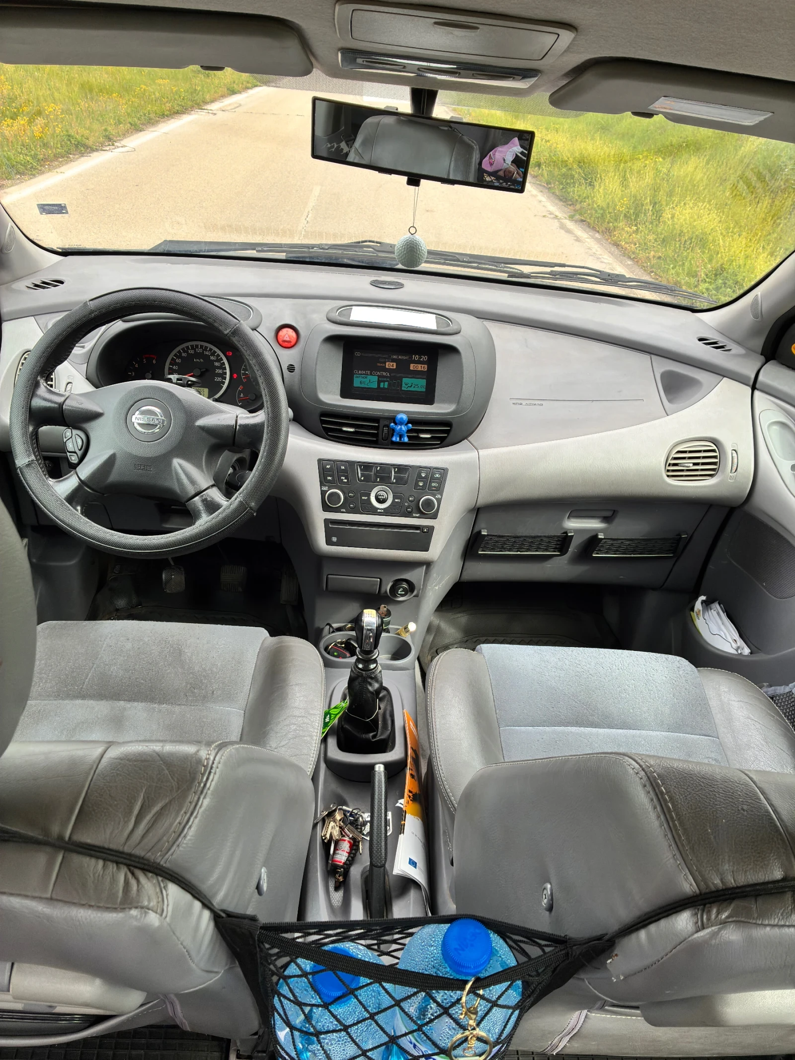 Nissan Almera tino, снимка 15 - Автомобили и джипове - 54376742