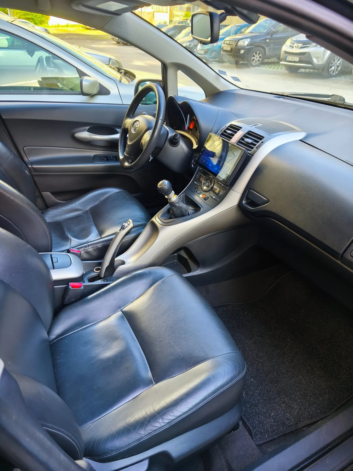 Toyota Auris, снимка 4 - Автомобили и джипове - 54931707