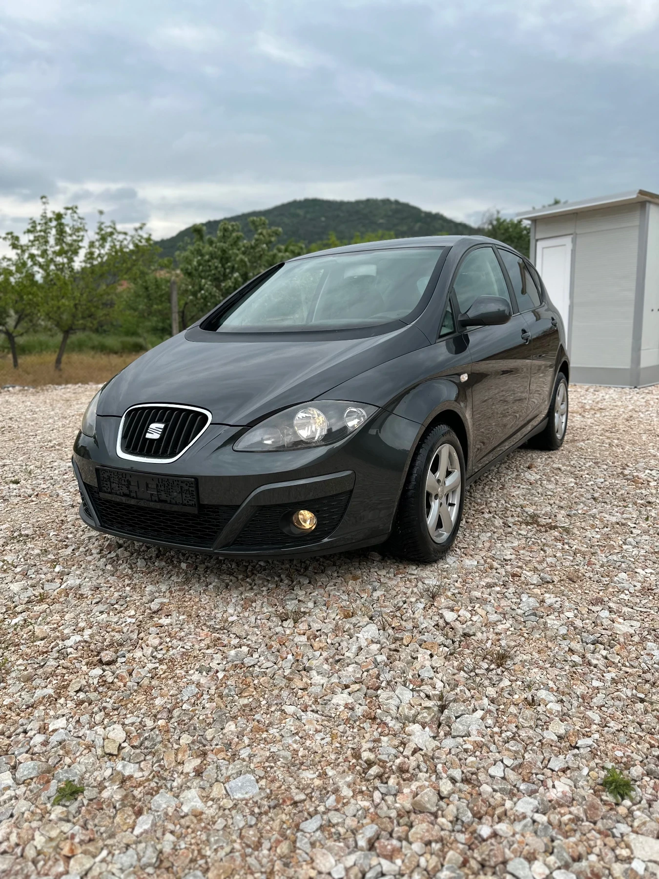 Seat Altea 1.6 TDI 90кс. Common rail, снимка 2 - Автомобили и джипове - 54490468