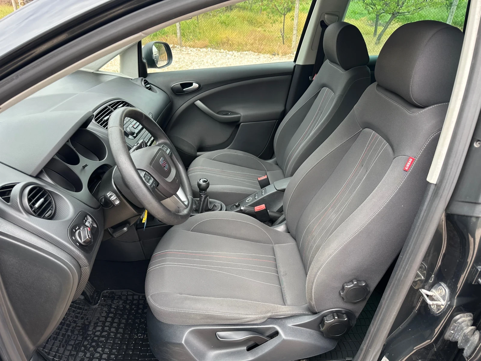 Seat Altea 1.6 TDI 90кс. Common rail, снимка 10 - Автомобили и джипове - 54490468