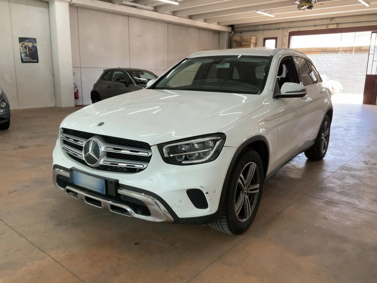 Mercedes-Benz GLC 200 d* FACELIFT* Sport, снимка 2 - Автомобили и джипове - 54724909
