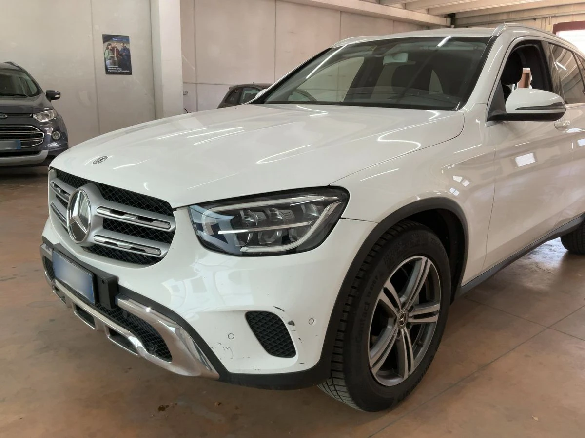 Mercedes-Benz GLC 200 d* FACELIFT* Sport, снимка 3 - Автомобили и джипове - 54724909