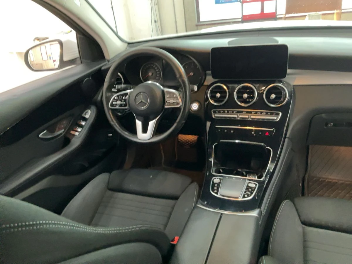 Mercedes-Benz GLC 200 d* FACELIFT* Sport, снимка 11 - Автомобили и джипове - 54724909