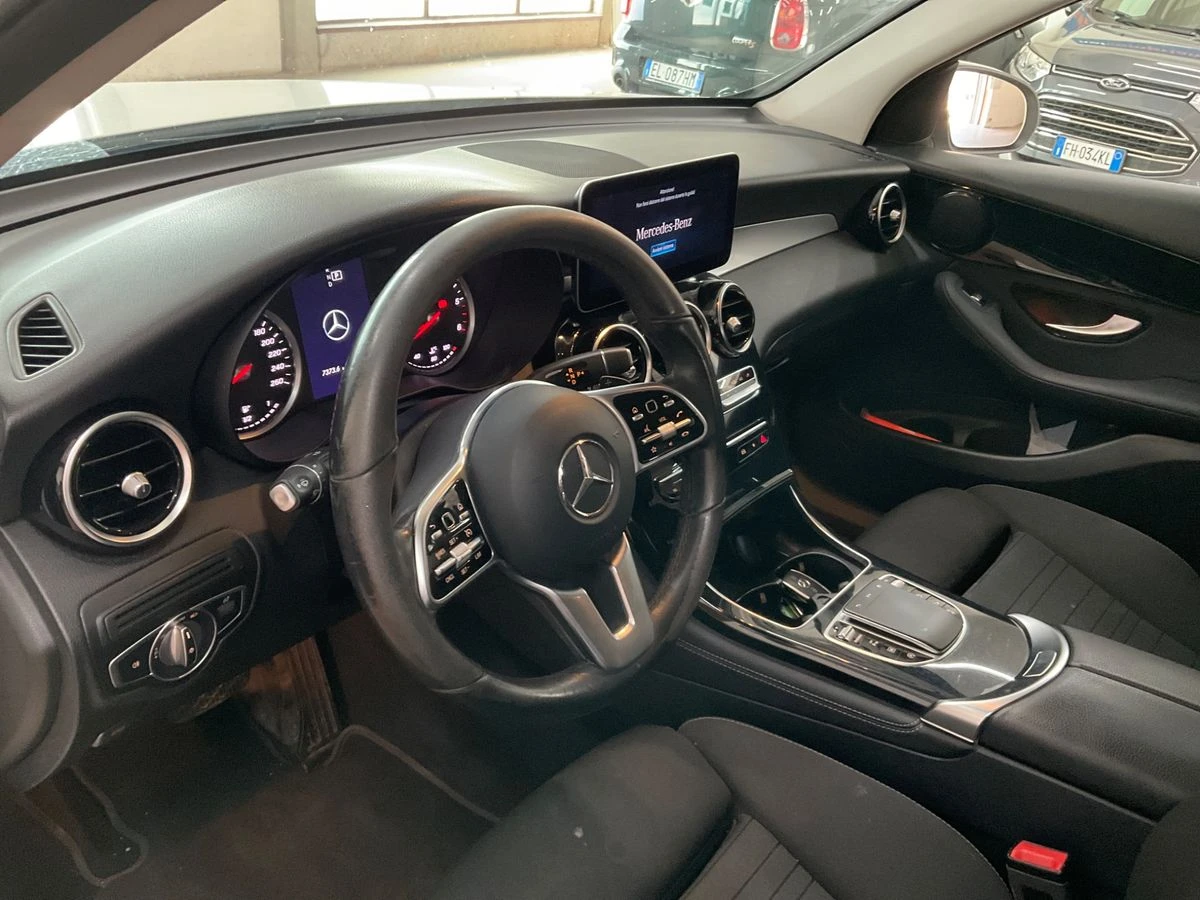 Mercedes-Benz GLC 200 d* FACELIFT* Sport, снимка 8 - Автомобили и джипове - 54724909