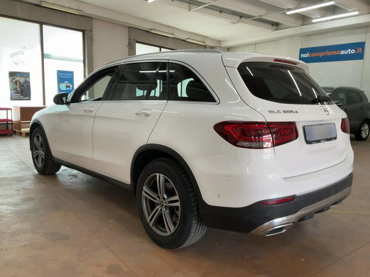 Mercedes-Benz GLC 200 d* FACELIFT* Sport, снимка 5 - Автомобили и джипове - 54724909