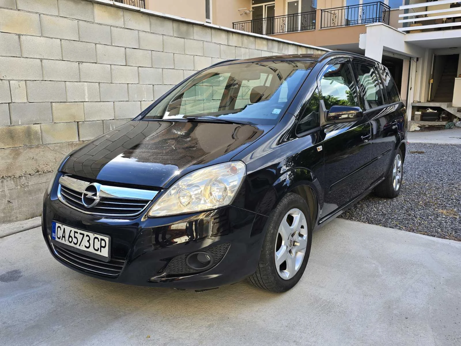 Opel Zafira 1.7 cdti, снимка 2 - Автомобили и джипове - 54729250