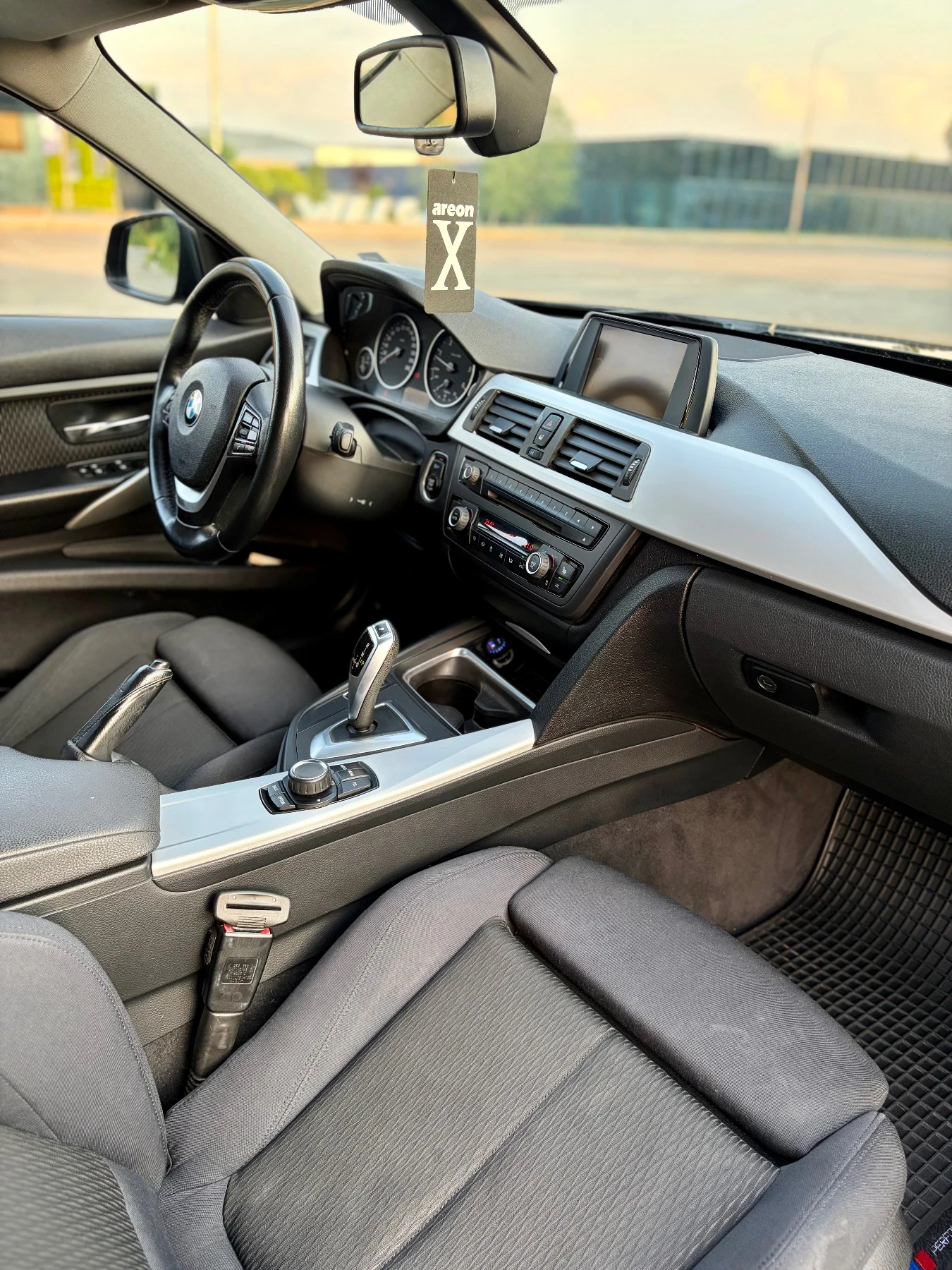 BMW 330, снимка 10 - Автомобили и джипове - 55073446
