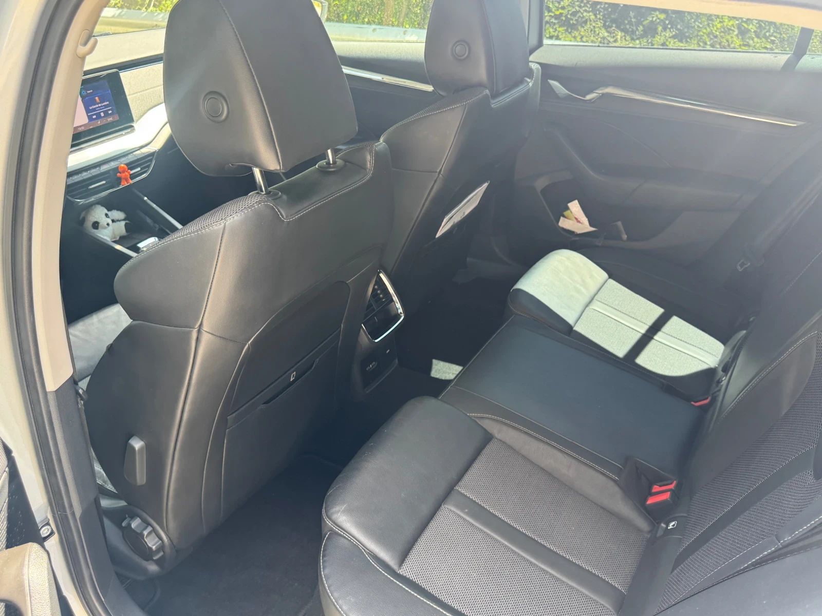 Skoda Octavia 2.0 TDi Style plus Combi, снимка 8 - Автомобили и джипове - 55414580